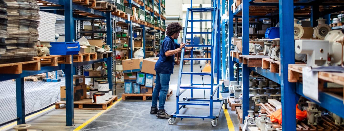 Choosing A Platform Ladder for Warehouse & Industrial Work